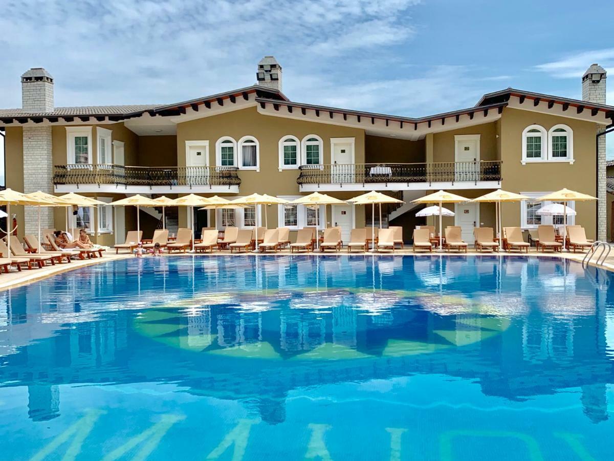 Palmanova Resort Mirash Exterior photo